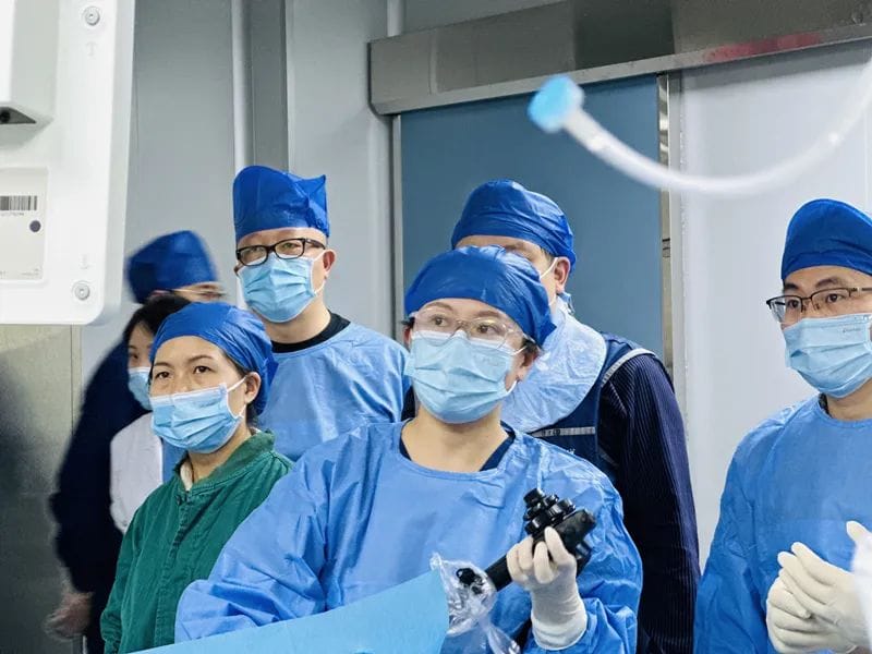 【一个肠道支架打通“生命通道”】州人民医院消化内科成功完成一例内镜下结肠支架置入术