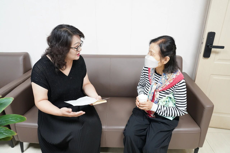 武汉八旬老人旅居期间患湿疹 我院精准诊疗获赞誉